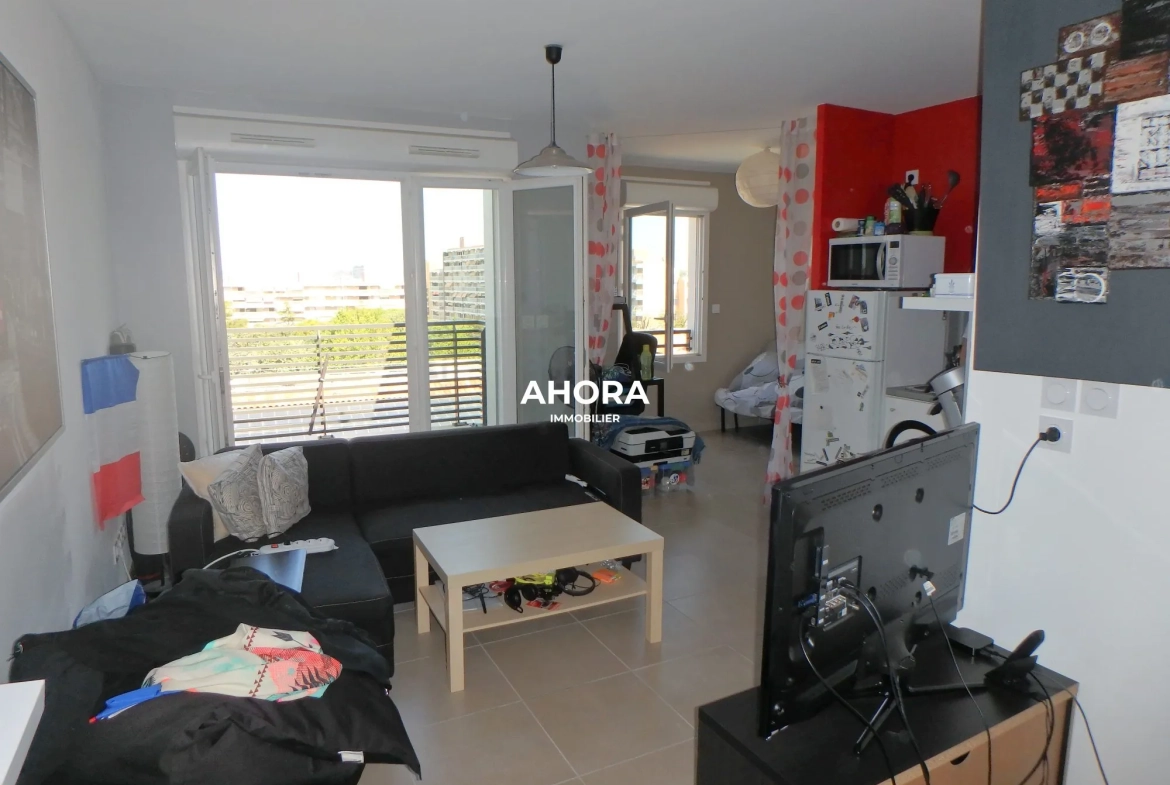 Studio lumineux avec terrasse, piscine et parking à Marseille 13010 