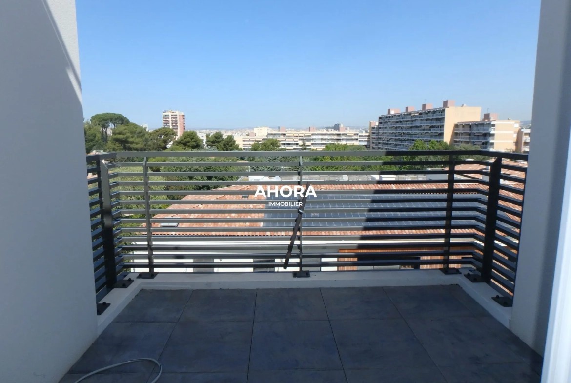 Studio lumineux avec terrasse, piscine et parking à Marseille 13010 