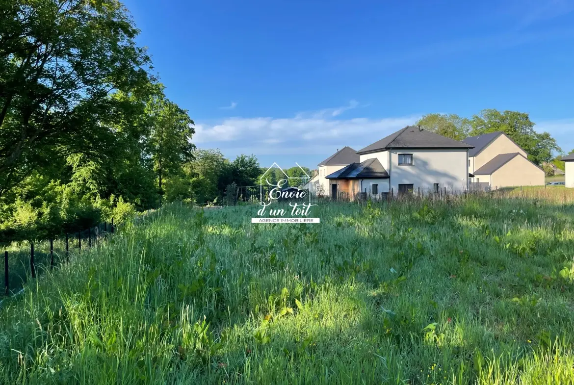Terrain constructible de 806 m² à Eslettes, proche Montville 