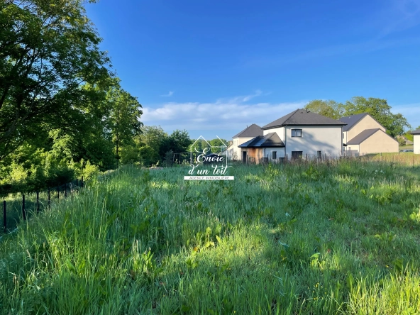 Terrain constructible de 806 m² à Eslettes, proche Montville