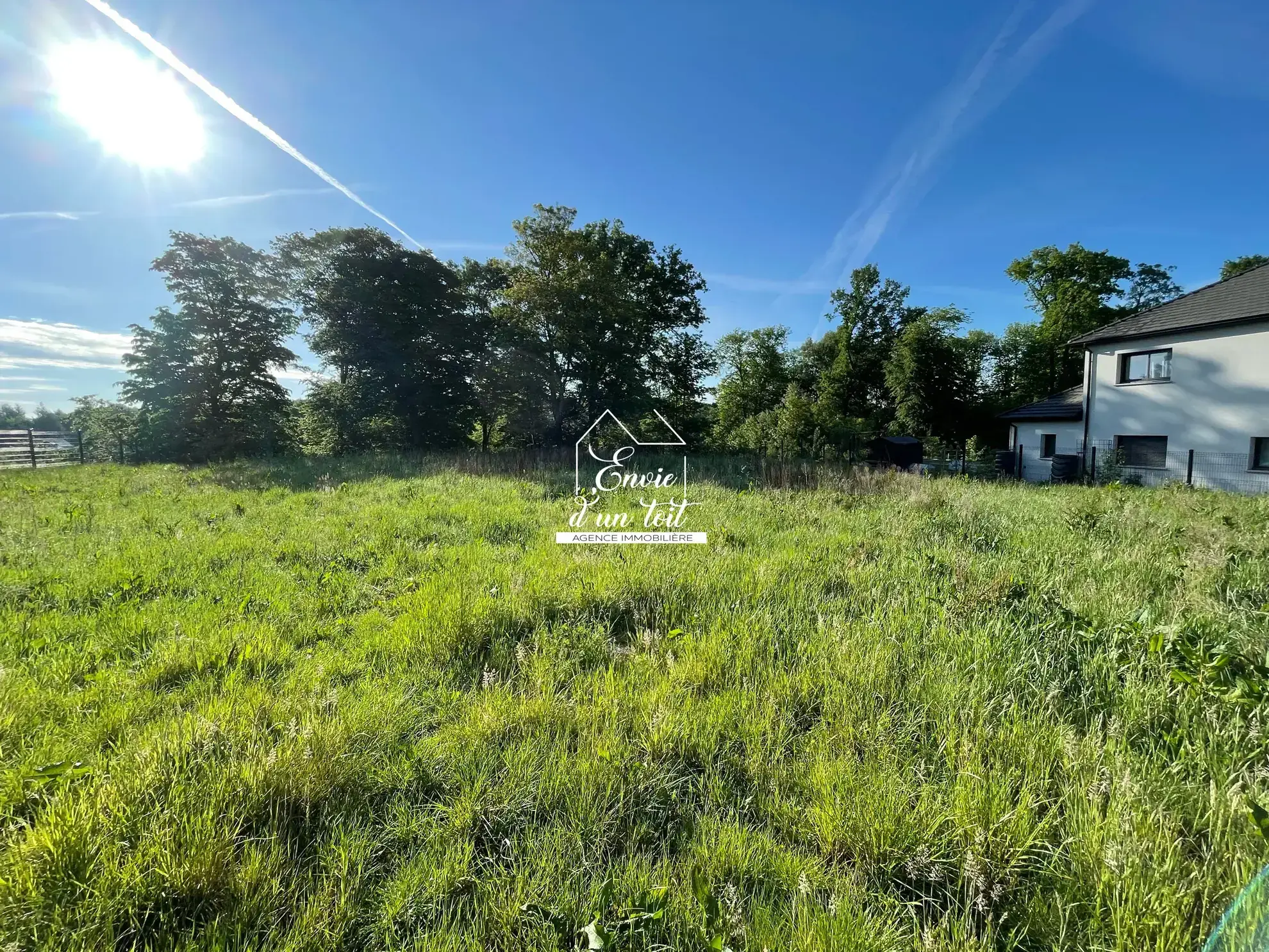 Terrain constructible de 806 m² à Eslettes, proche Montville 