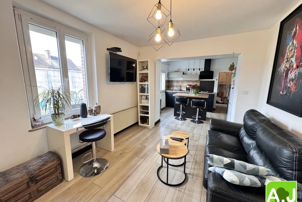 Maison de plain-pied à vendre à Ézy-sur-Eure avec 2 chambres et jardin clos 