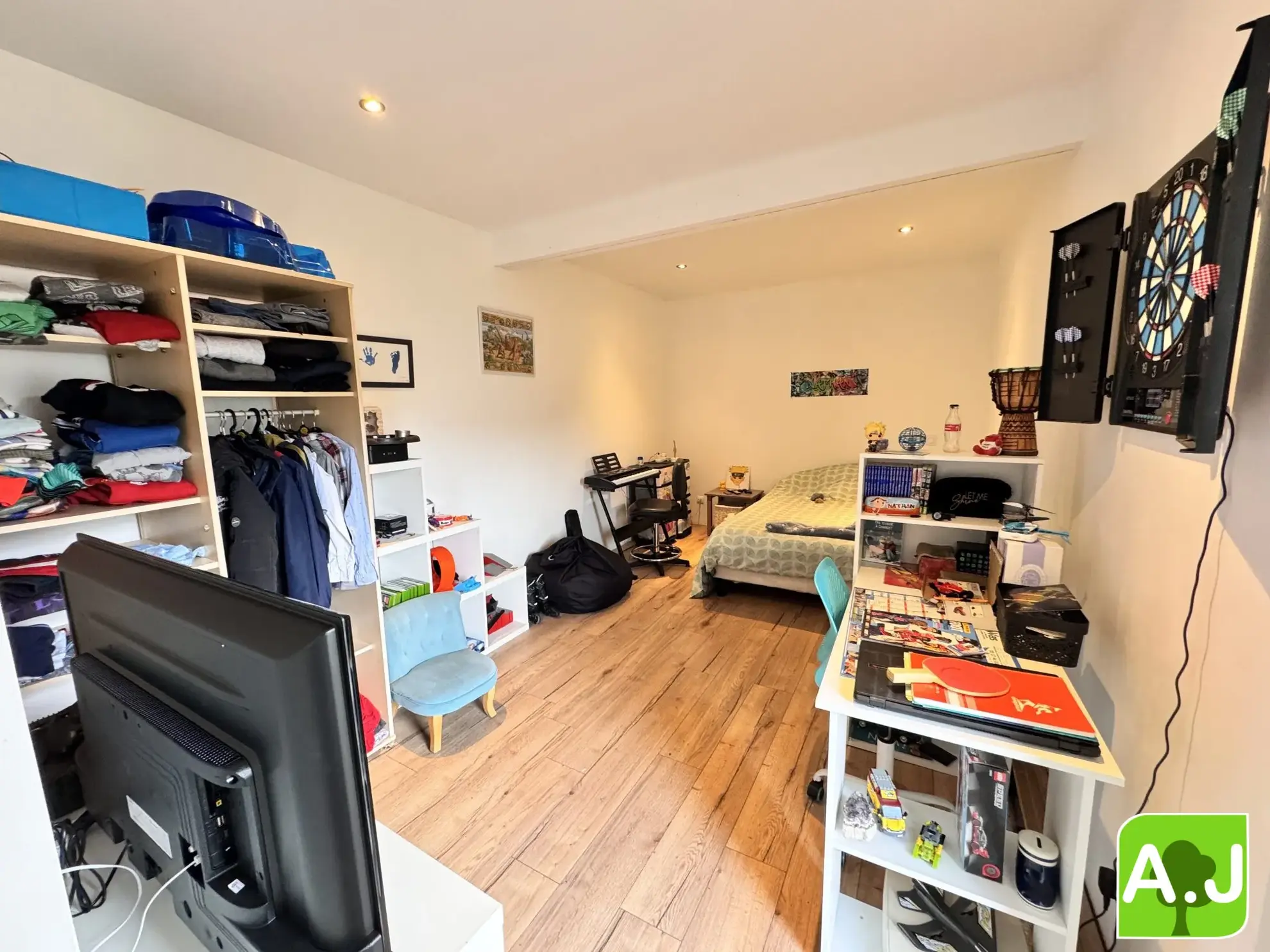 Maison de plain-pied à vendre à Ézy-sur-Eure avec 2 chambres et jardin clos 