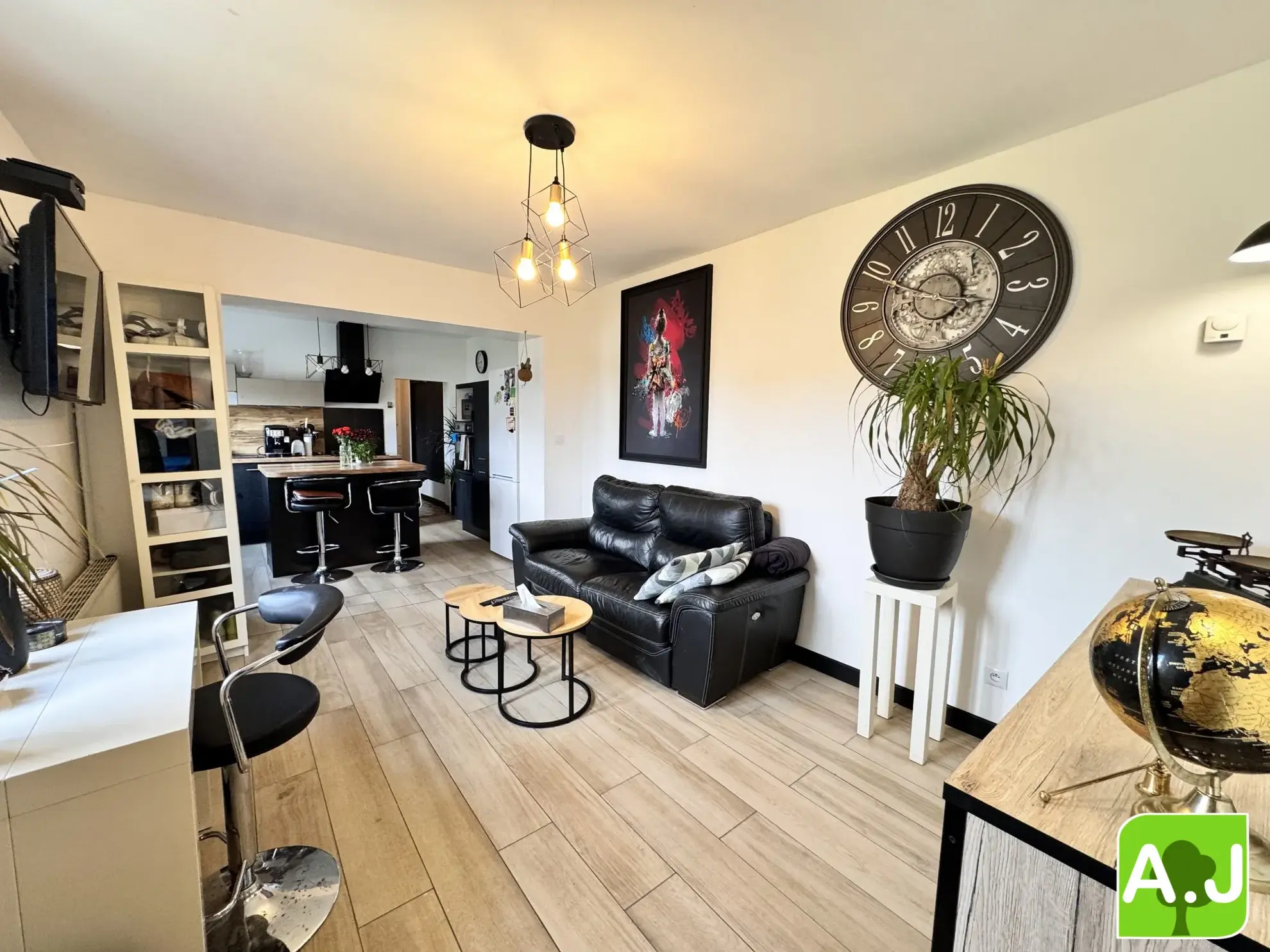 Maison de plain-pied à vendre à Ézy-sur-Eure avec 2 chambres et jardin clos 