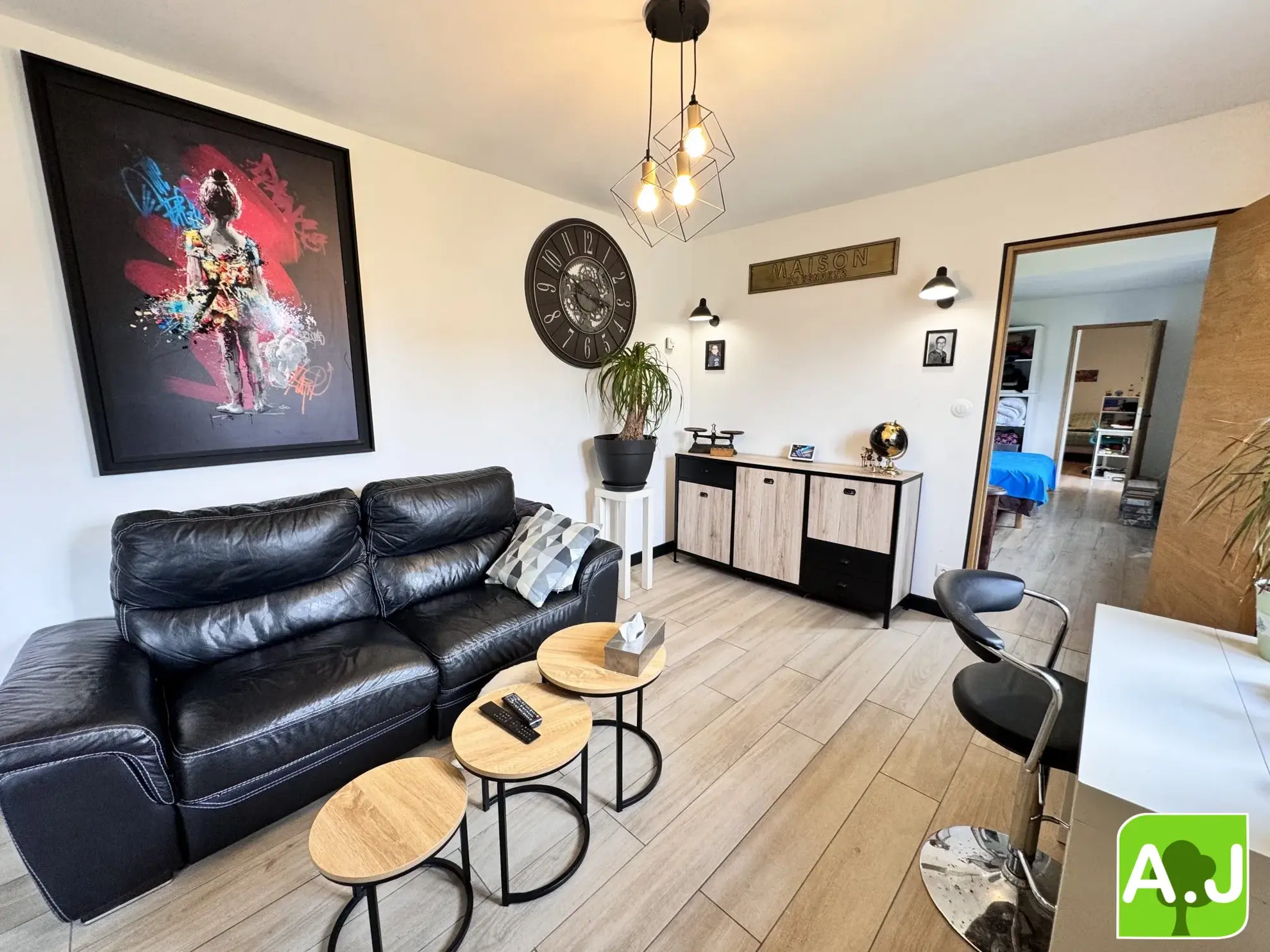 Maison de plain-pied à vendre à Ézy-sur-Eure avec 2 chambres et jardin clos 
