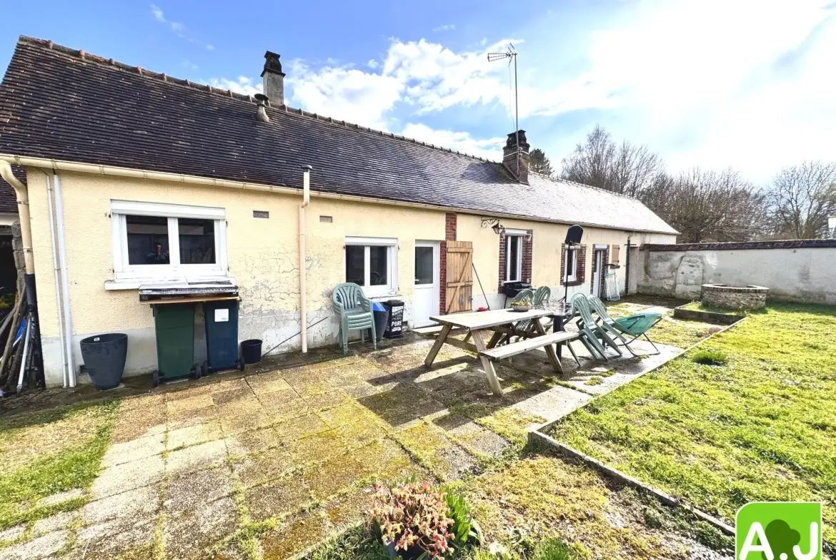 Maison de plain-pied à vendre à Ézy-sur-Eure avec 2 chambres et jardin clos 