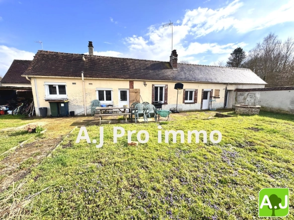 Maison de plain-pied à vendre à Ézy-sur-Eure avec 2 chambres et jardin clos