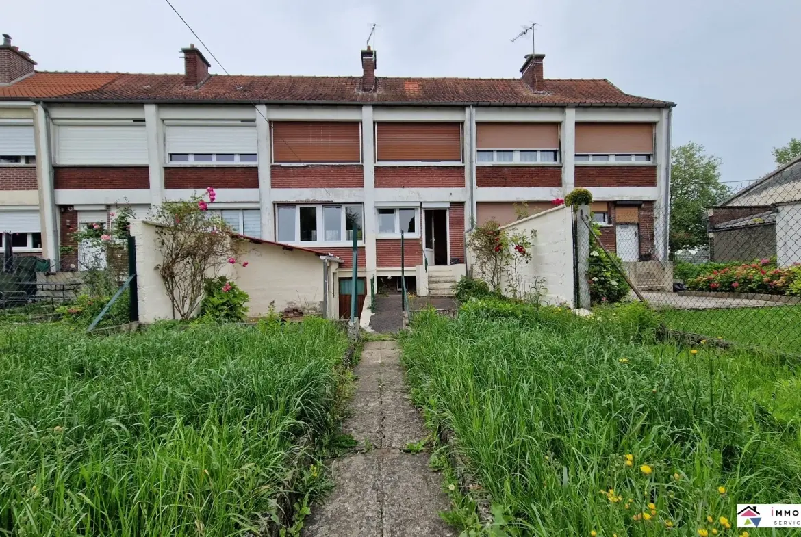Maison de ville à Doullens avec jardin, sous-sol et potentiel d'aménagement 