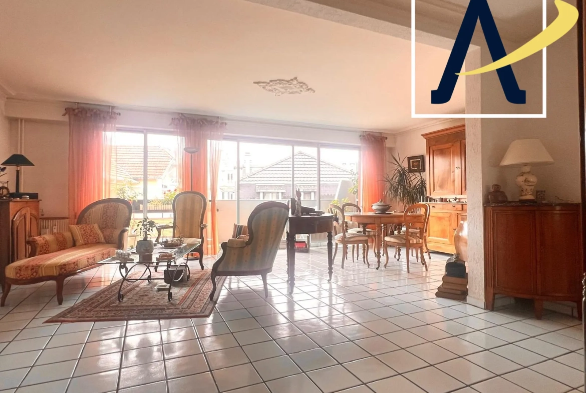 Appartement T4 lumineux avec balcon de 14 m² à Belfort Centre, proche commodités 