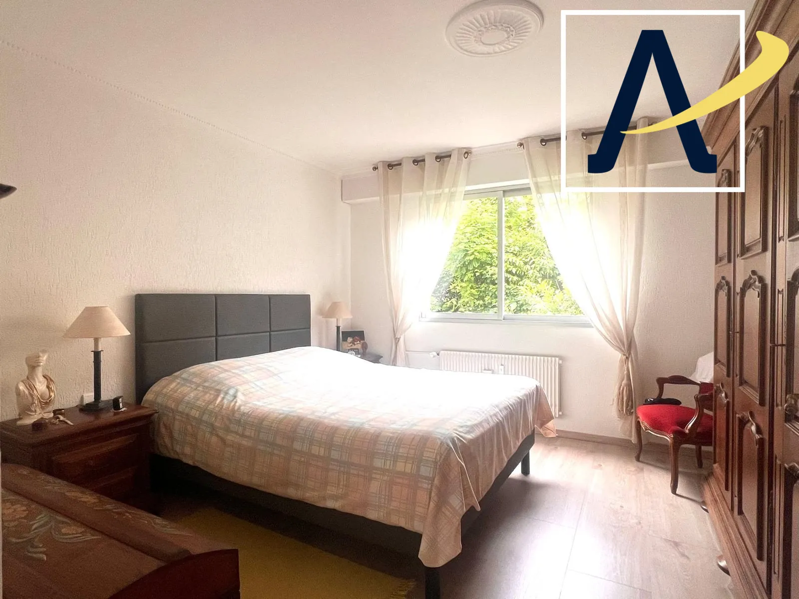 Appartement T4 lumineux avec balcon de 14 m² à Belfort Centre, proche commodités 