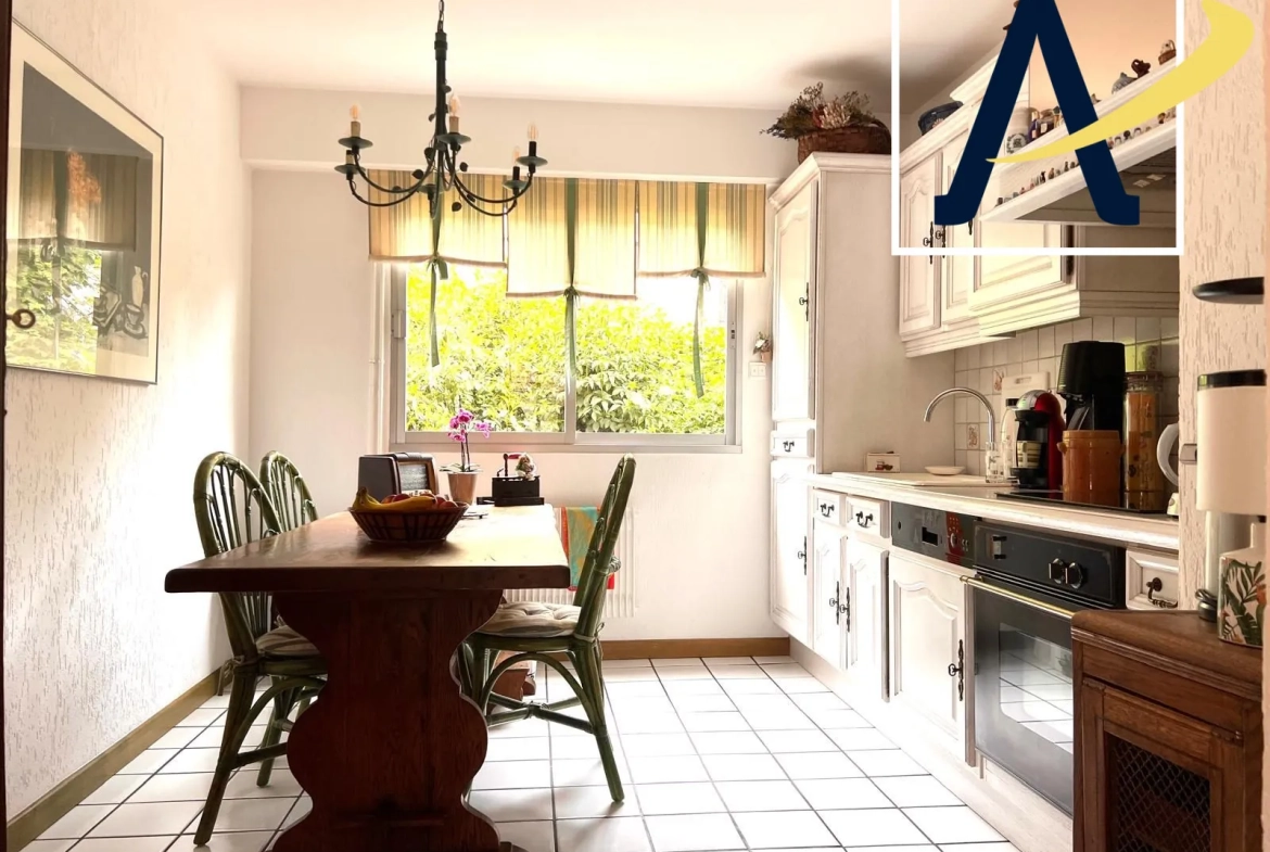 Appartement T4 lumineux avec balcon de 14 m² à Belfort Centre, proche commodités 