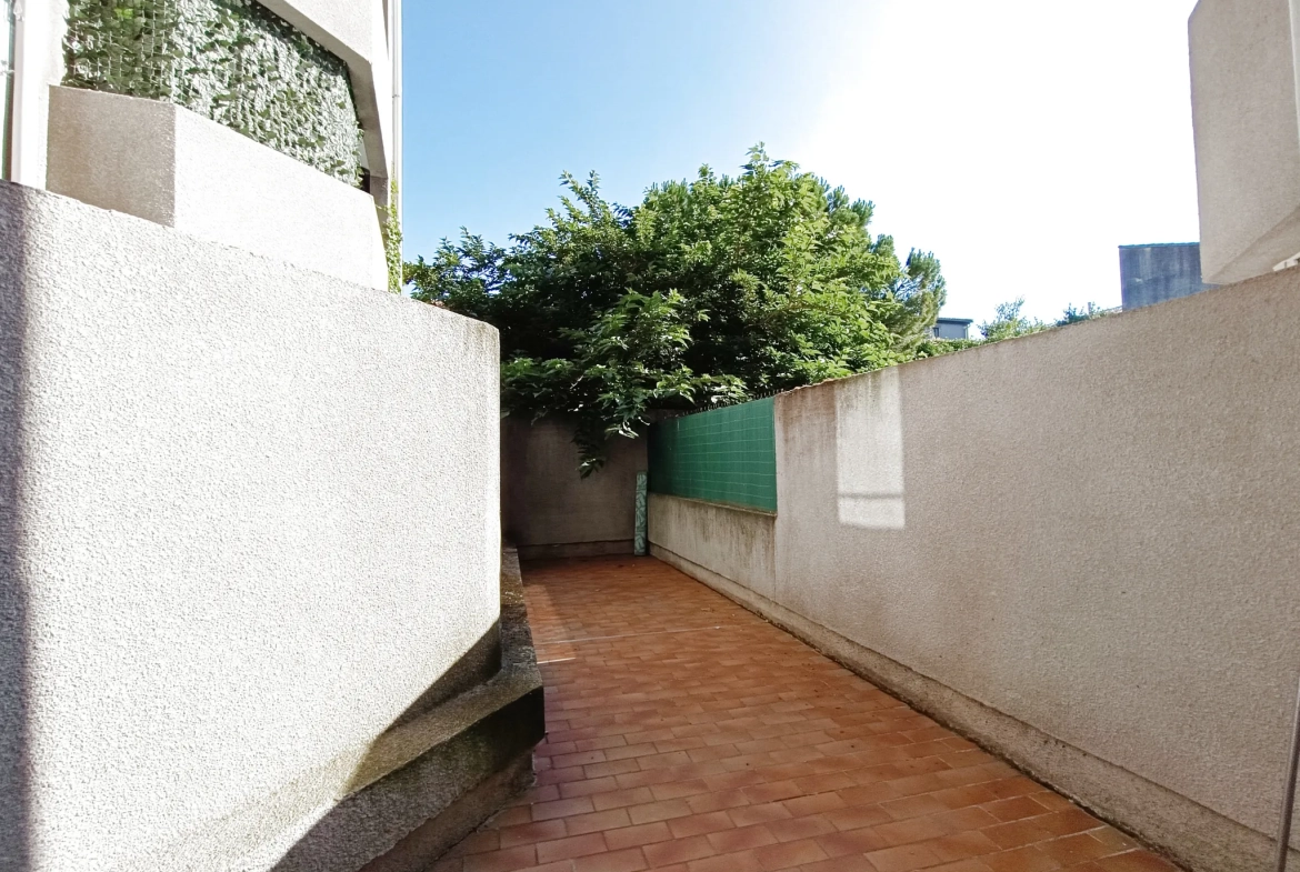 Studio avec grande terrasse dans la Bastide Saint-Louis à Carcassonne 