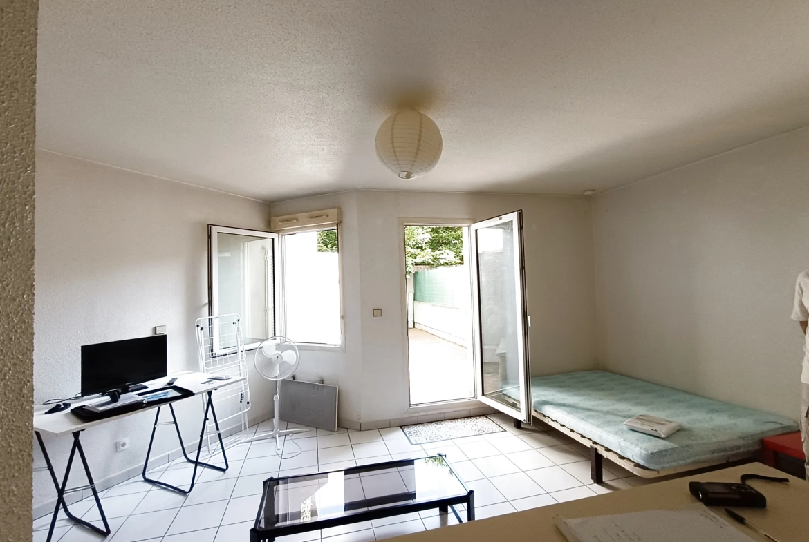 Studio avec grande terrasse dans la Bastide Saint-Louis à Carcassonne 