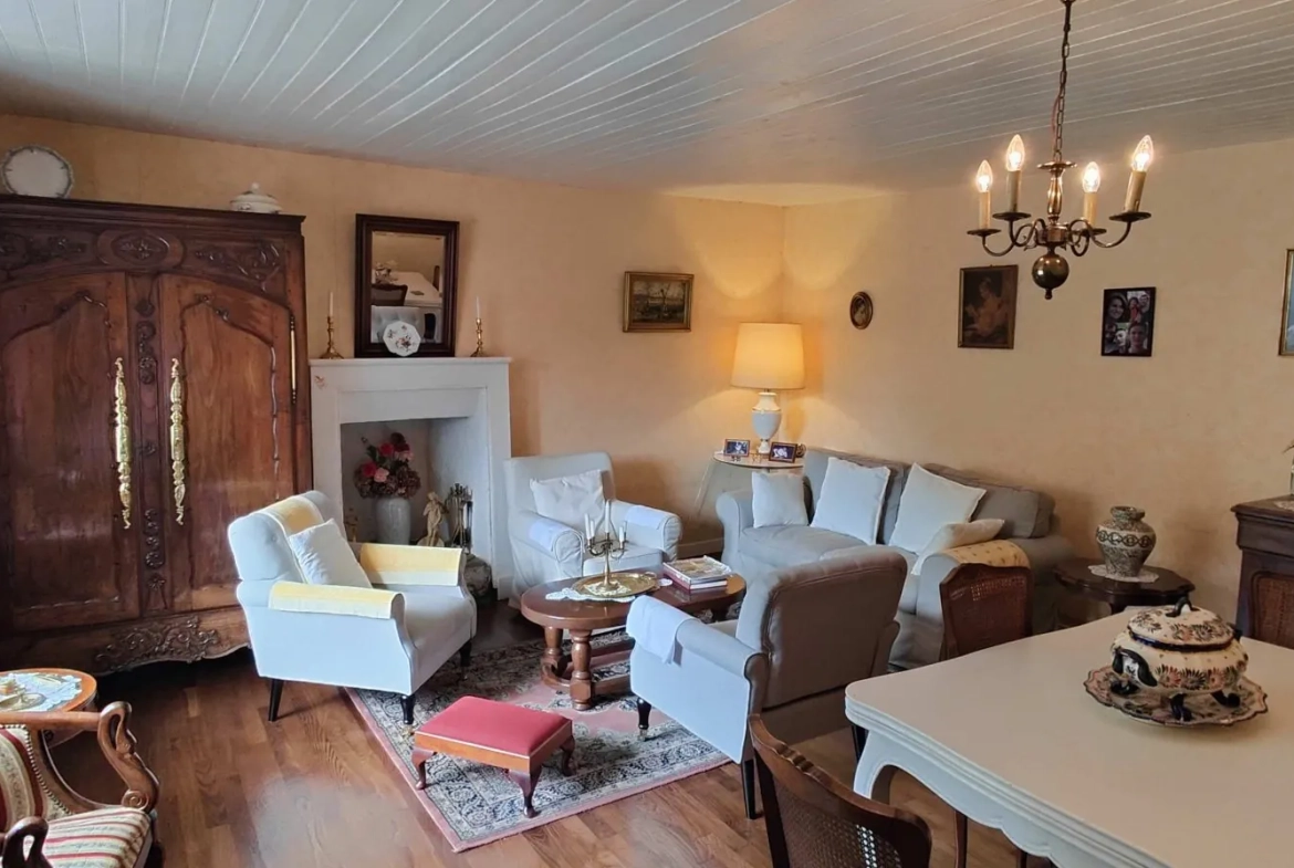 Immeuble à vendre à Guerlédan avec habitation et potentiel commercial 