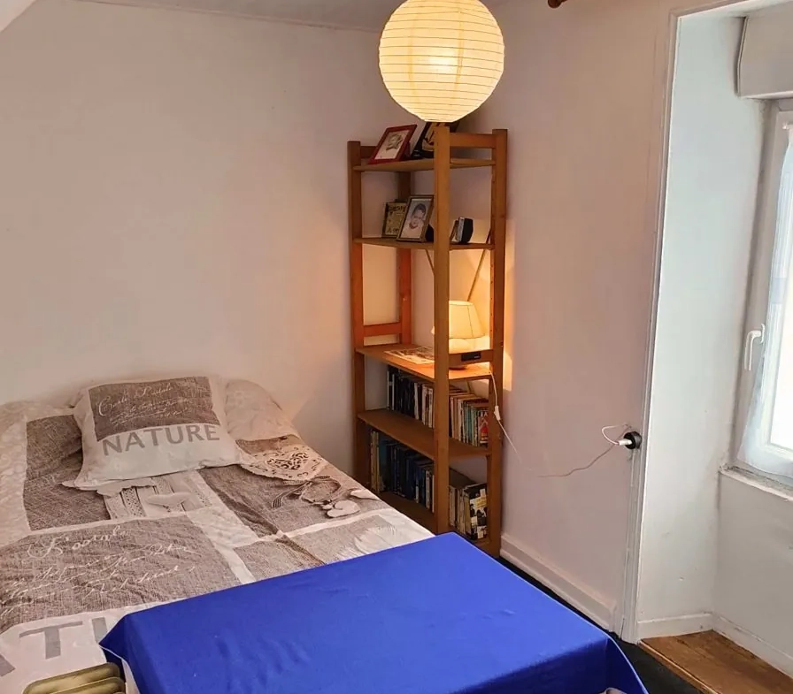 Immeuble à vendre à Guerlédan avec habitation et potentiel commercial 