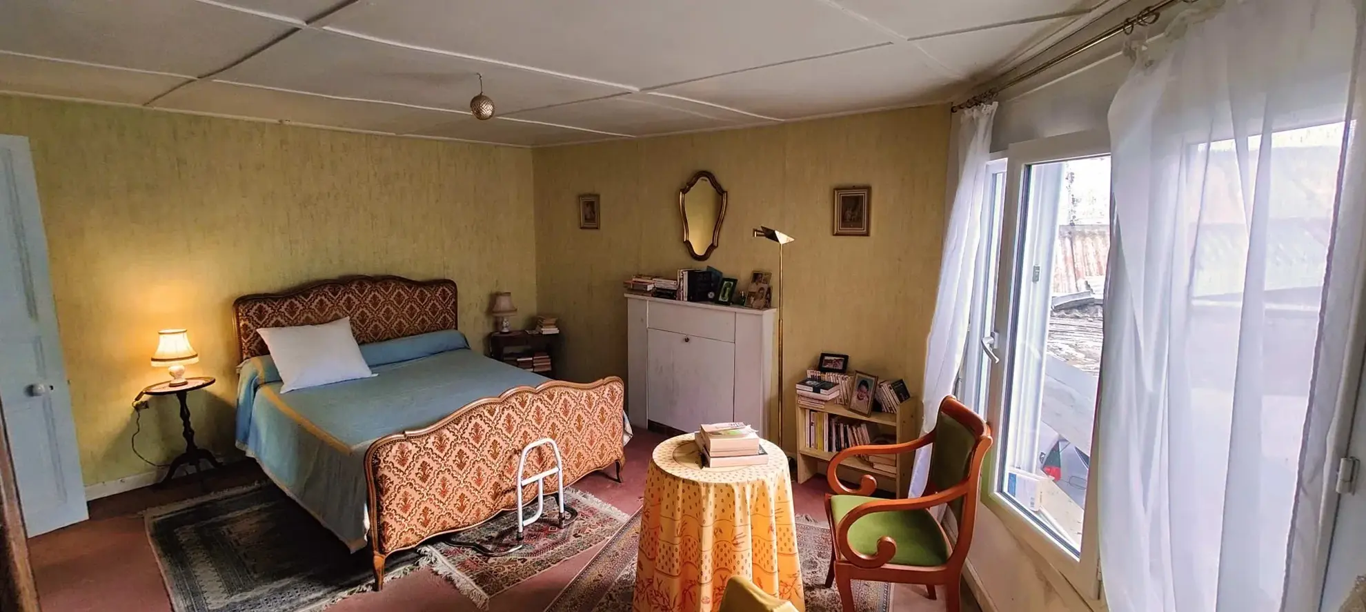 Immeuble à vendre à Guerlédan avec habitation et potentiel commercial 