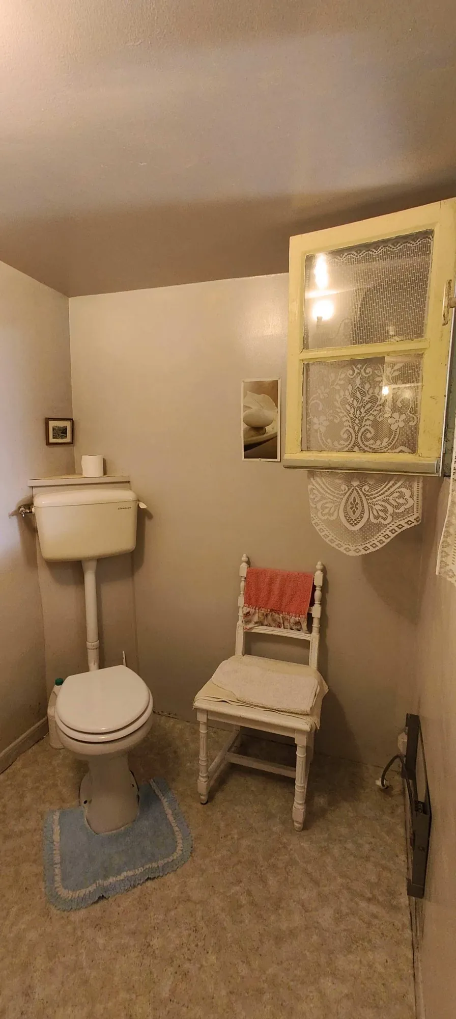 Immeuble à vendre à Guerlédan avec habitation et potentiel commercial 