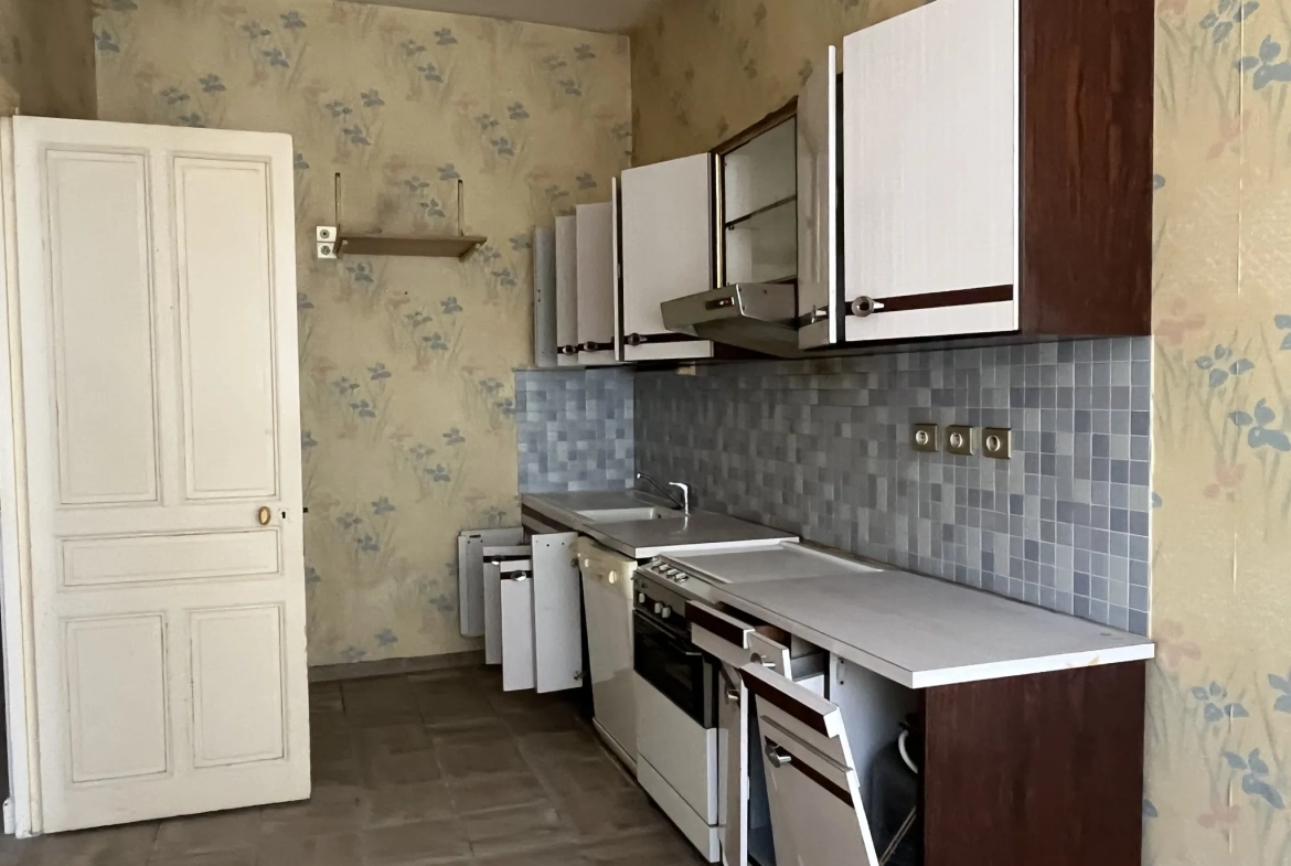 Charmante maison de ville de 186 m² avec jardin à Bourbonne-les-Bains 