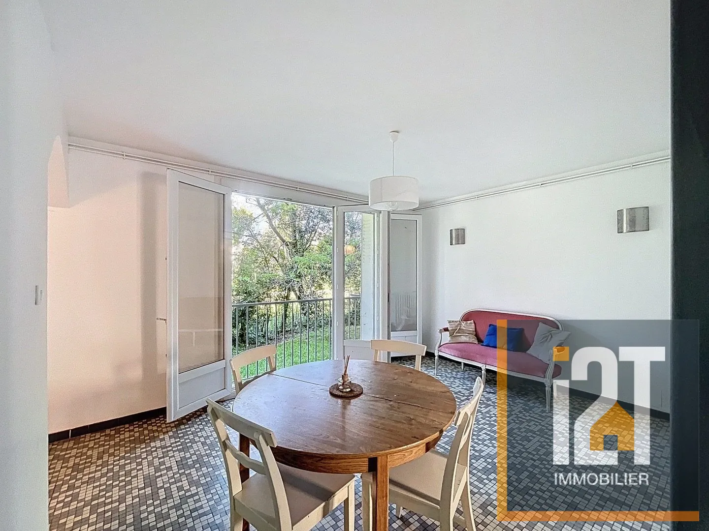 Appartement T3 rénové de 65,93 m² à Niême – Charme historique et confort moderne 