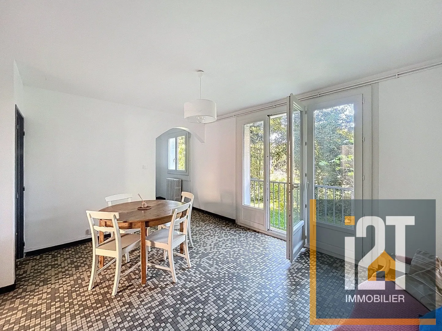 Appartement T3 rénové de 65,93 m² à Niême – Charme historique et confort moderne 