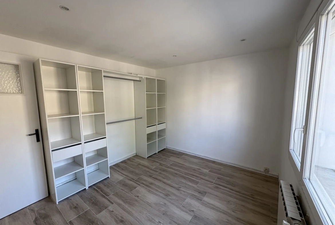 Appartements T2 à Toulon La Loubière – Résidence confortable avec parking et proximité commodités 