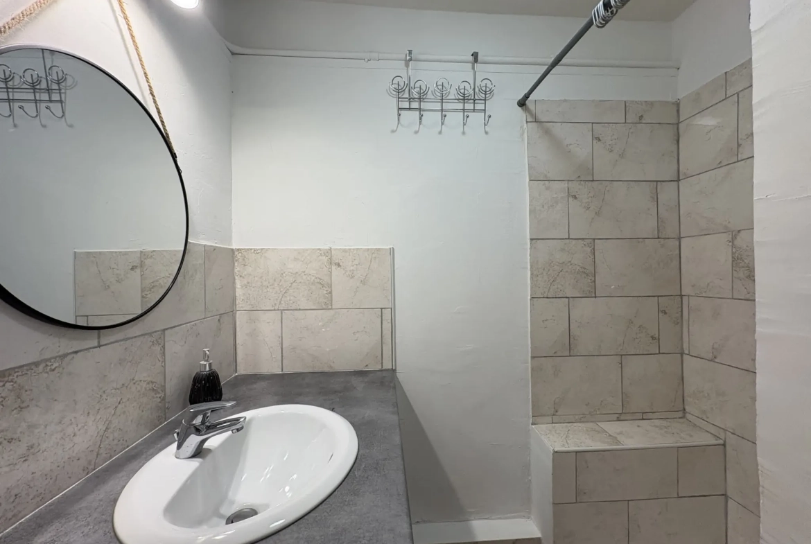 Appartements T2 à Toulon La Loubière – Résidence confortable avec parking et proximité commodités 