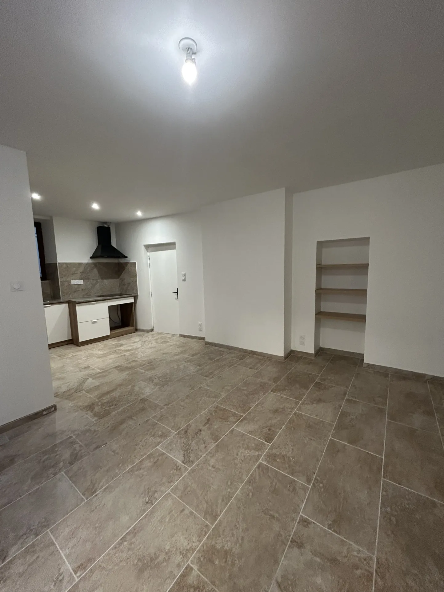 Appartement T2 entièrement rénové au centre d'Aubenas - Idéal investisseur ou premier achat 