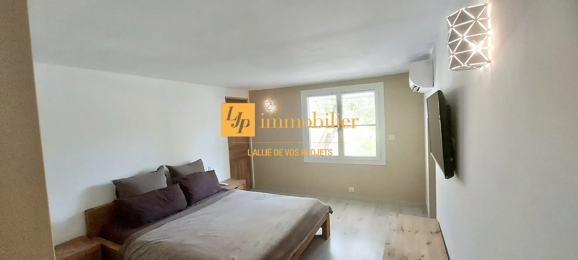Appartement rénové de 60 m² avec terrasse et parking à Laroque 