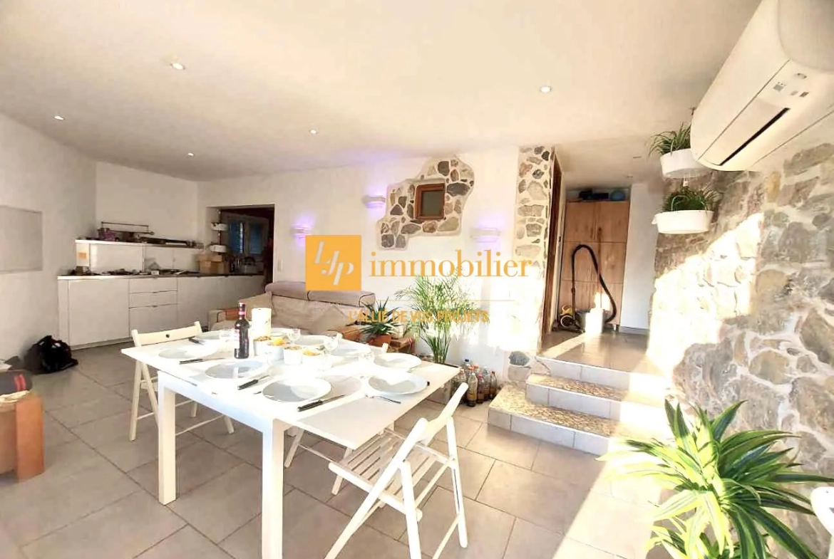 Appartement rénové de 60 m² avec terrasse et parking à Laroque 