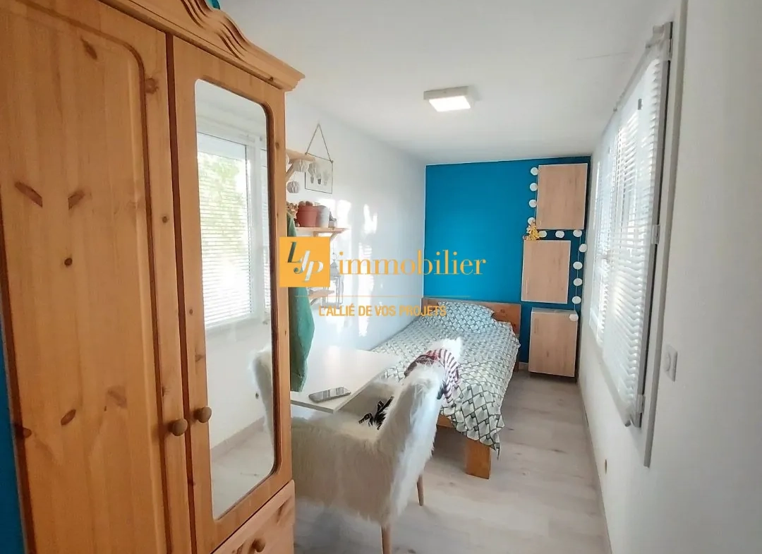 Appartement rénové de 60 m² avec terrasse et parking à Laroque 