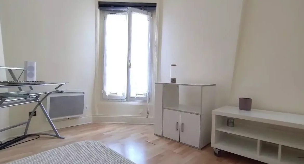 Charmant studio lumineux de 17,58 m² à Paris 17ème, proche des Ternes et de l’Arc de Triomphe 
