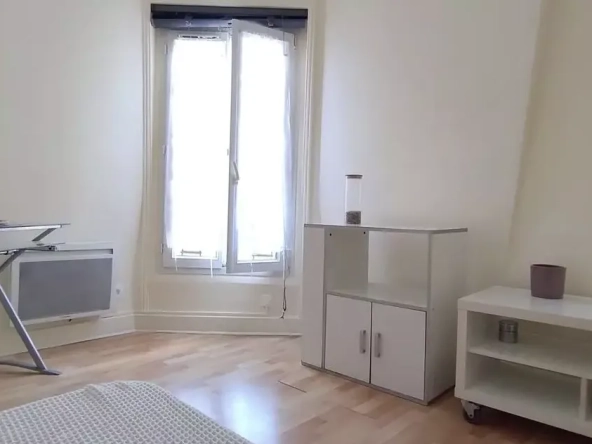 Charmant studio lumineux de 17,58 m² à Paris 17ème, proche des Ternes et de l’Arc de Triomphe