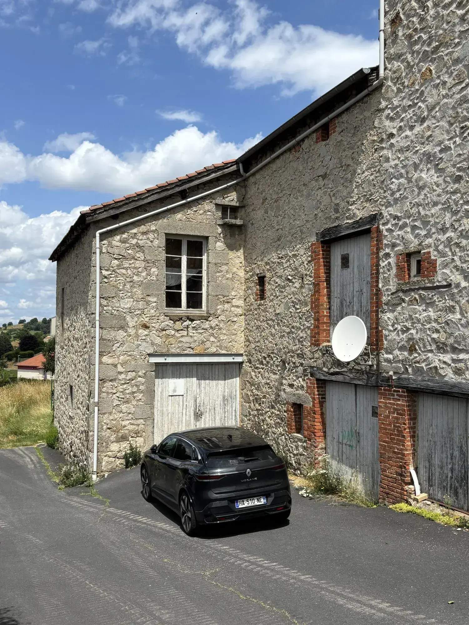 Ferme à rénover de 229 m² avec terrain à Saint-Just-Malmont 
