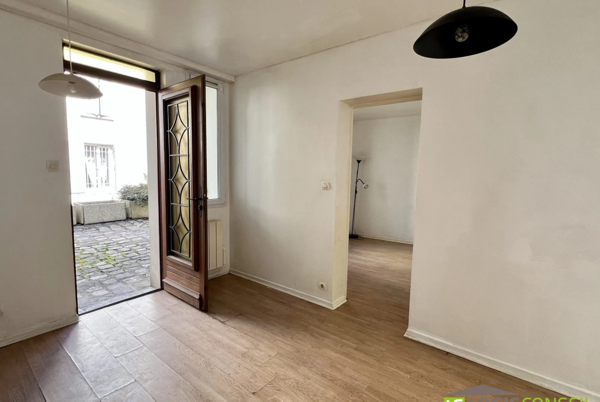 Appartement à rénover de 26 m² à Bourg-la-Reine, quartier Faïencerie 