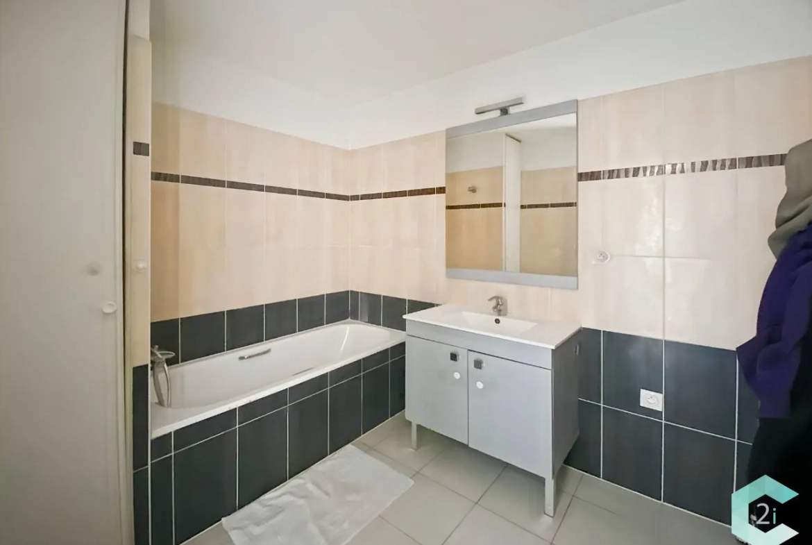 Acheter un appartement T3 lumineux de 56,65 m² à Montpellier dans une résidence calme avec garage 