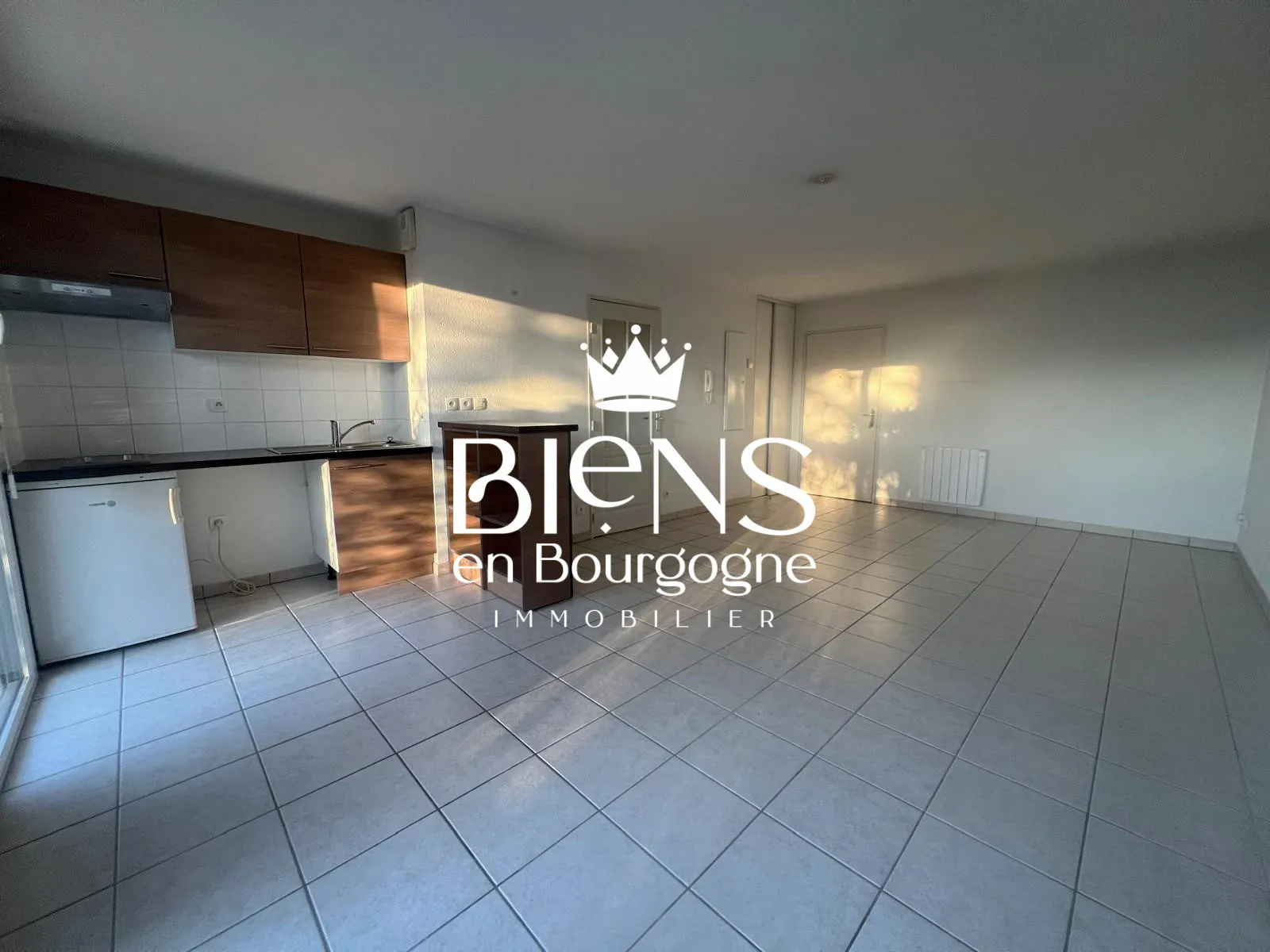 Appartement T2 en rez-de-jardin avec terrasse et piscine à Beaune 