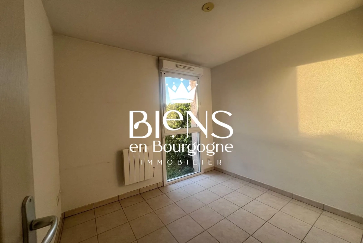 Appartement T2 en rez-de-jardin avec terrasse et piscine à Beaune 