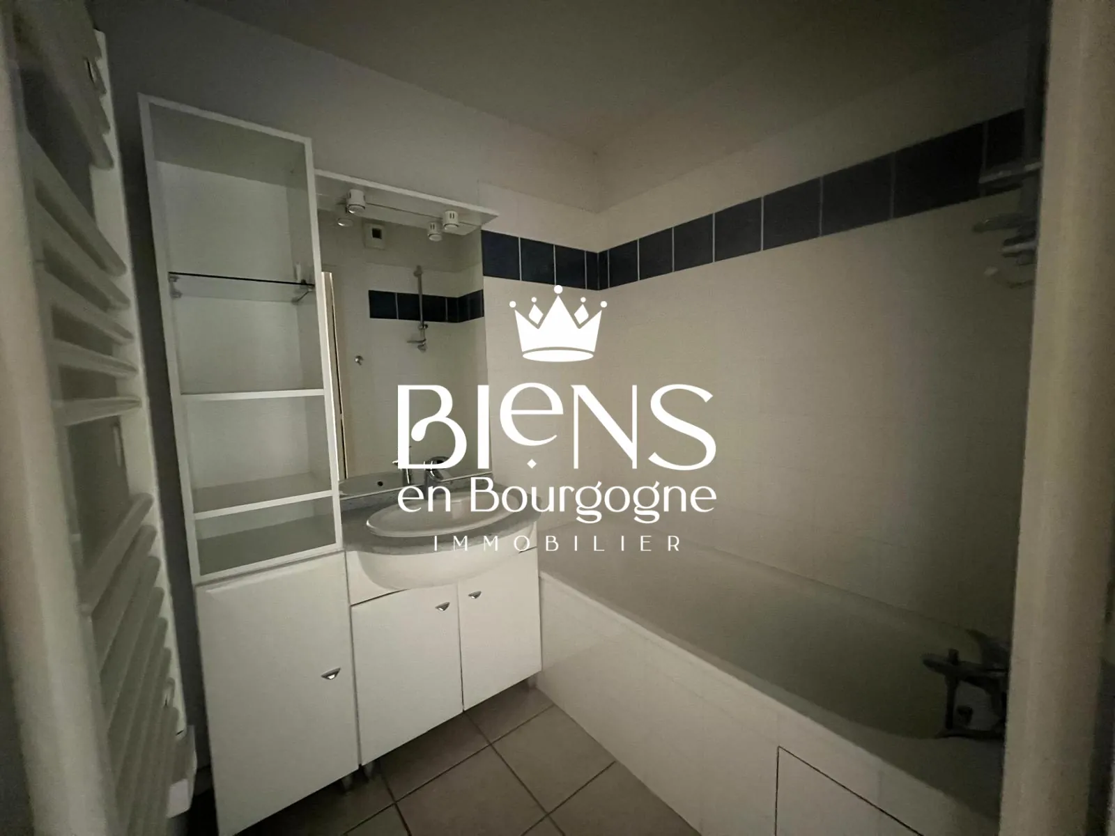 Appartement T2 en rez-de-jardin avec terrasse et piscine à Beaune 