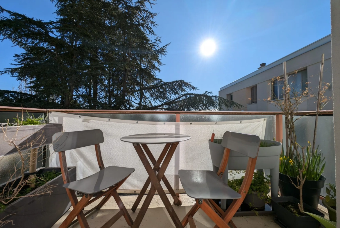 Appartement T3 lumineux de 68,50 m² avec balcon, garage et cave à Clermont-Ferrand 