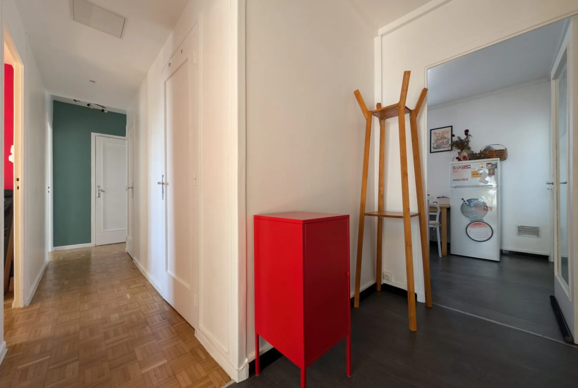 Appartement T3 lumineux de 68,50 m² avec balcon, garage et cave à Clermont-Ferrand 