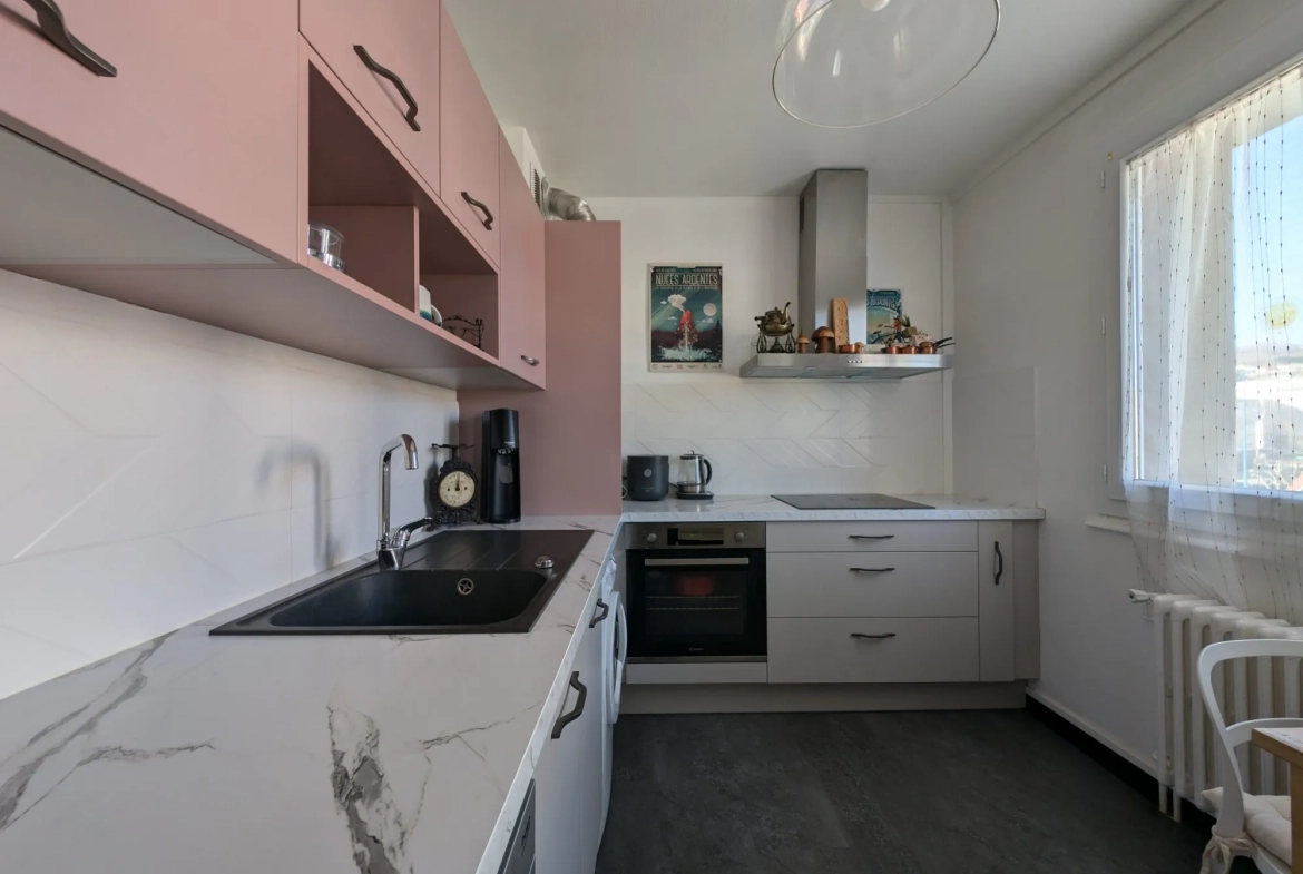 Appartement T3 lumineux de 68,50 m² avec balcon, garage et cave à Clermont-Ferrand 