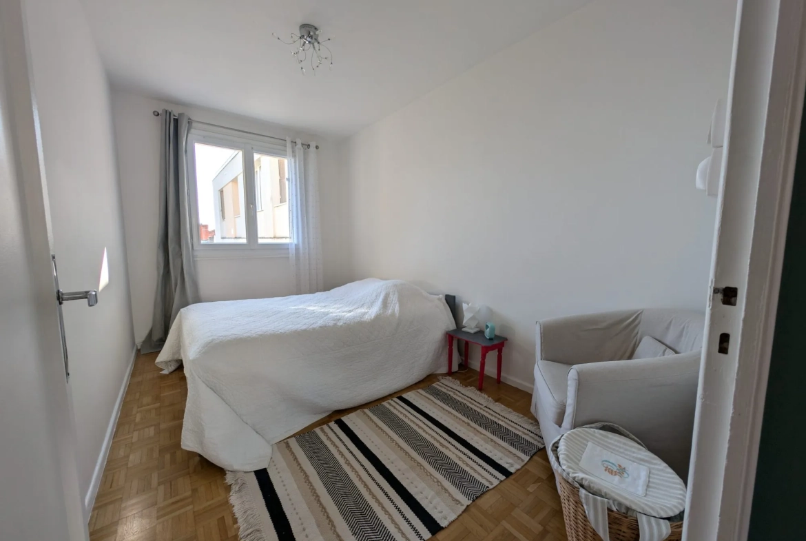 Appartement T3 lumineux de 68,50 m² avec balcon, garage et cave à Clermont-Ferrand 
