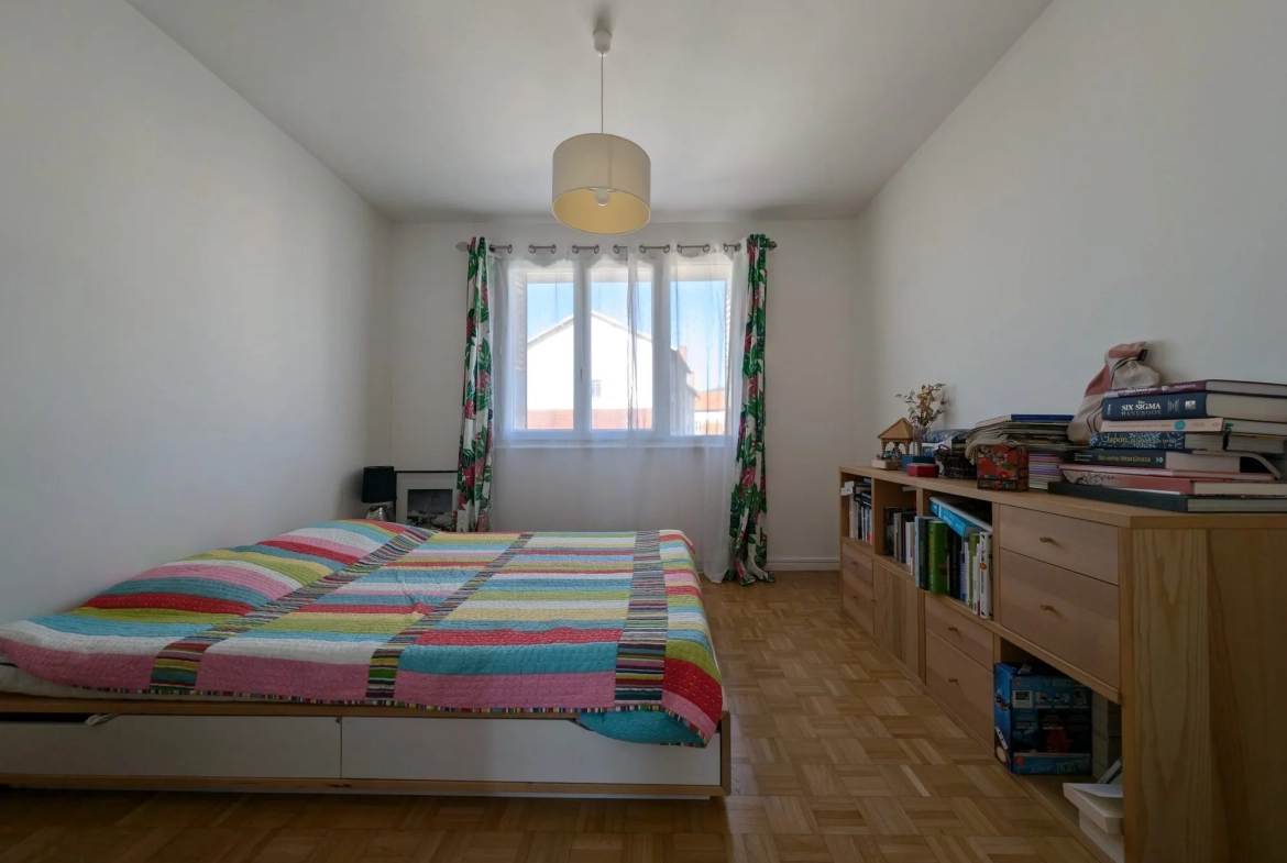 Appartement T3 lumineux de 68,50 m² avec balcon, garage et cave à Clermont-Ferrand 