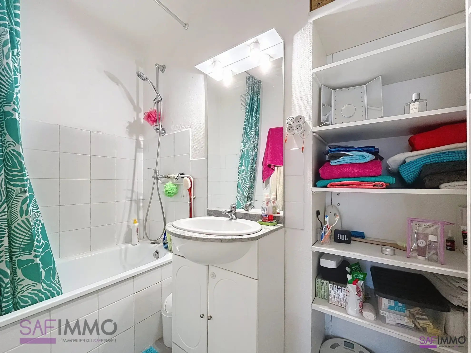 Appartement T4 lumineux à vendre à Oullins, rénové, avec balcon et cave dans environnement verdoyant 
