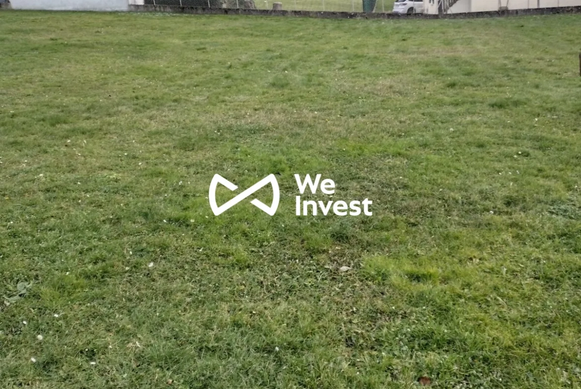 Terrain constructible à Cauterets avec permis et fibre optique, idéal pour votre projet immobilier 