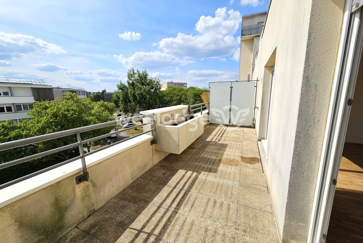Appartement à vendre à Cergy avec terrasse, parking et proximité RER A 