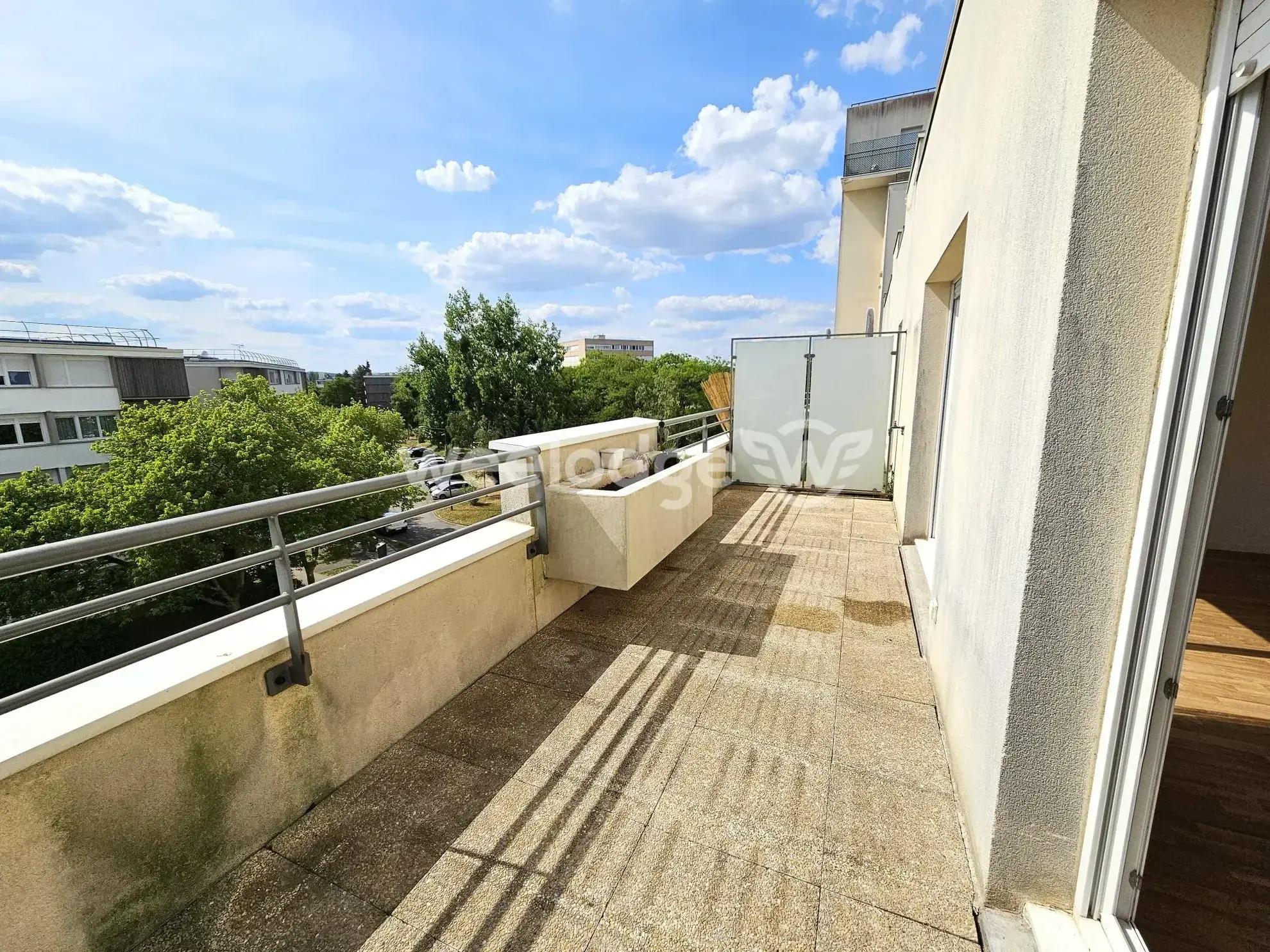 Appartement à vendre à Cergy avec terrasse, parking et proximité RER A 