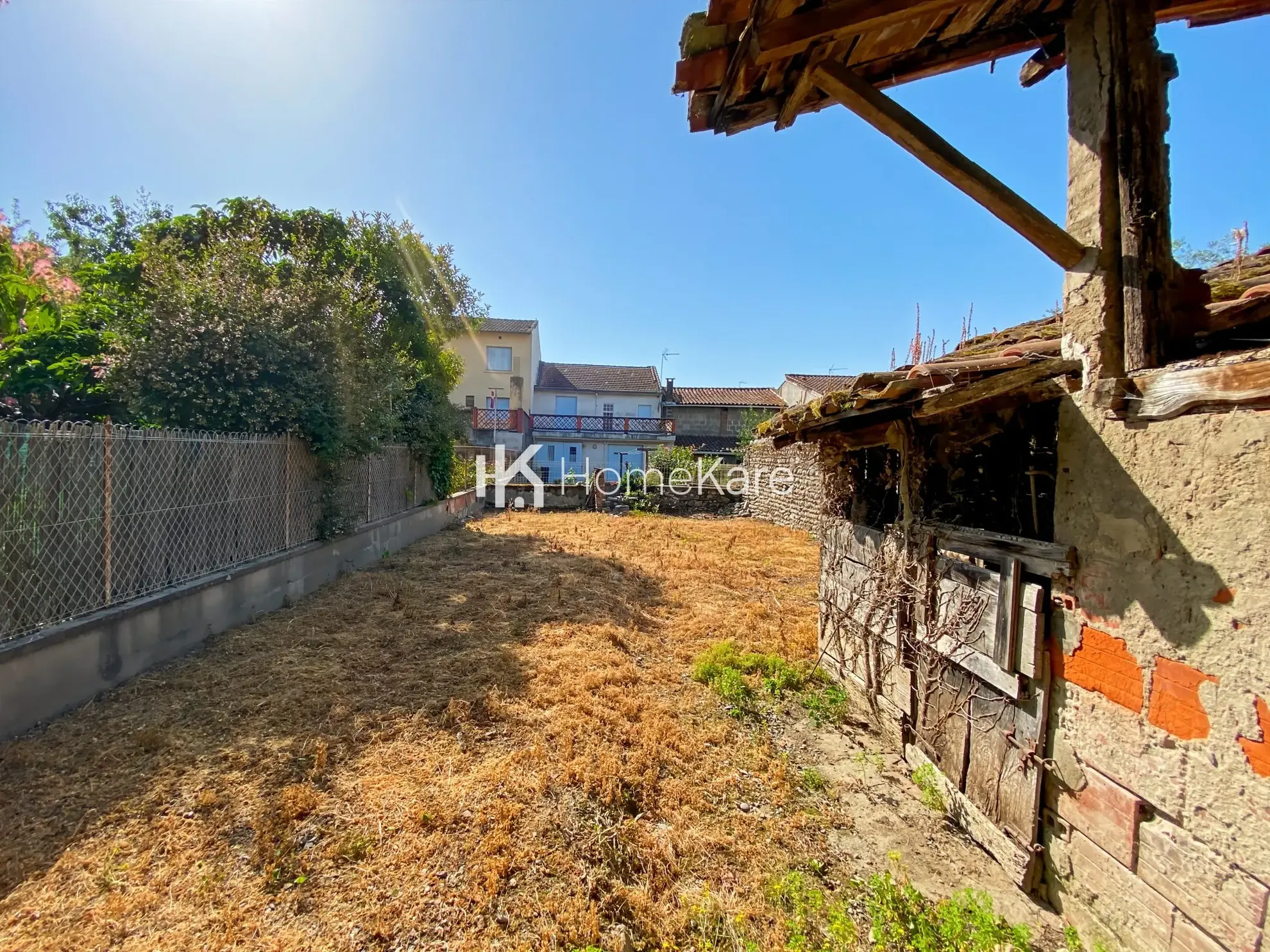 Maison de ville à rénover avec jardin à Cazères (31220) - Potentiel élevé 