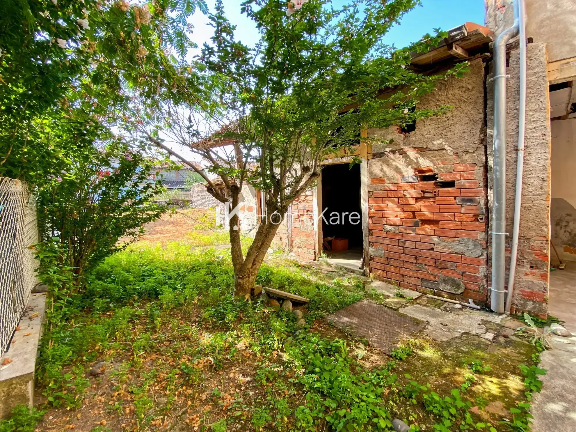 Maison de ville à rénover avec jardin à Cazères (31220) - Potentiel élevé 