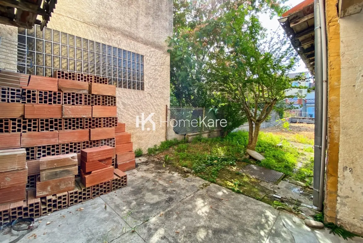 Maison de ville à rénover avec jardin à Cazères (31220) - Potentiel élevé 